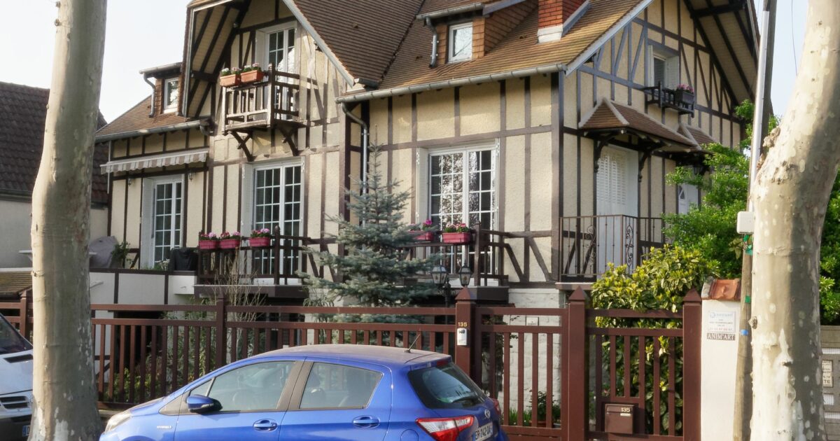 Jeu de piste dans le quartier des Mûriers — Saint-Maur-des-Fossés