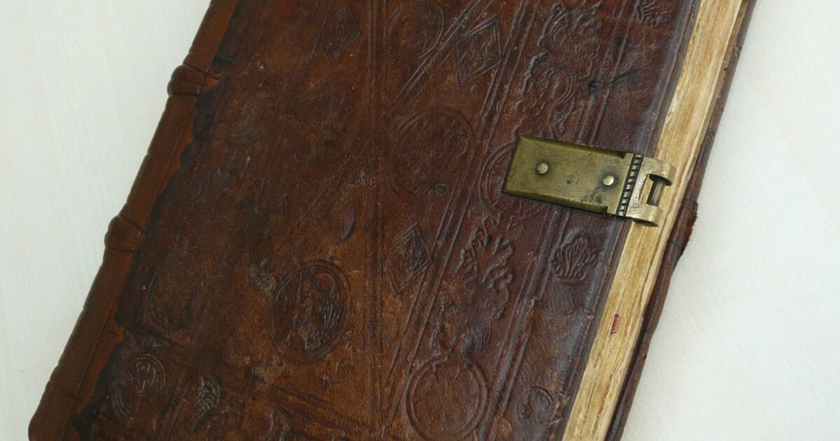Restauration de livres anciens — Lagny-sur-Marne